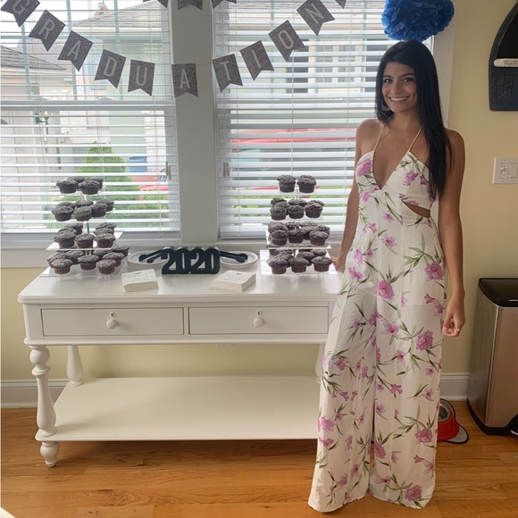 jumpsuit - Picture 5 of 6